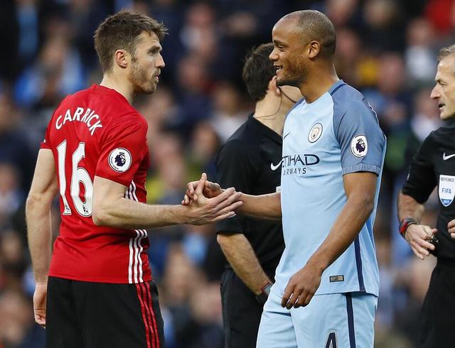 网飞将其踢出《地狱公使2》 2023-03-02 据韩媒3月1日报道，因涉嫌非法滥用药物异丙酚（俗称牛奶针）、大麻的刘亚仁，在接受调查中又接连从毛发内检测出可卡因、K粉两种毒品，消息再度冲击大众的同时，曾经被封为“忠武路三料影帝”的刘亚仁，如今却成为了“四毒王”，同时警方下周将以嫌疑人身份传唤刘亚仁接受调查。