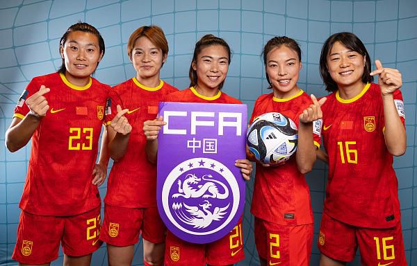 剧集《传奇办公室》曝预告 法鲨陷入CIA巨大阴谋 2024-10-25 近日，由“法鲨”迈克尔·法斯宾德主演的剧集《传奇办公室》释出首支预告。