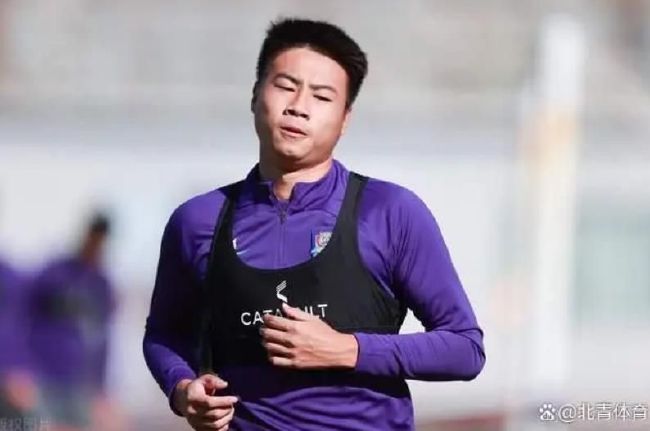 电影在马来西亚开机，第一场戏是古天乐在人群里跟踪别人。