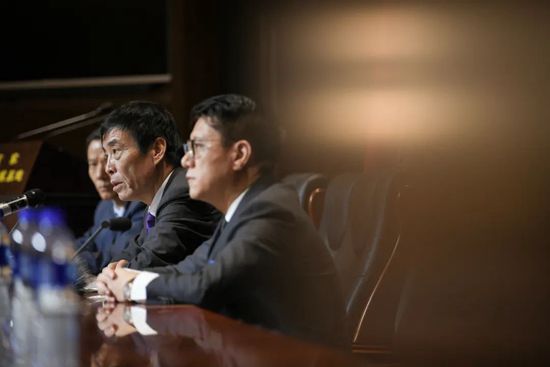 事实上，成功的“话疗”需要满足好的表达对象、高水平的台词、精彩的演绎三个关键条件：对话的对象至关重要。