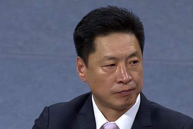 《安魂》曝“父子时光”版海报，探讨亲情的界限 2022-02-20 《阳光灿烂的日子》重映 姜文携妻子周韵秀恩爱 2013-09-04 当地时间9月3日，第70届威尼斯电影节,电影《阳光灿烂的日子》观影活动。