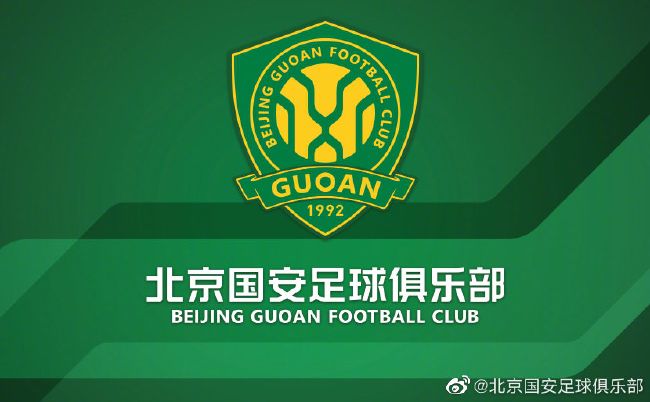 ”李若彤强调这件 李若彤晒照提前送祝福 皮质短裤搭过膝长靴秀美腿 2020-01-21 1月21日，李若彤通过微博分享了两张年味十足的自拍照，提前为网友送上节日祝福：“已经感受到浓浓的春节气氛，希望大家都平安喜乐，过个吉祥年”。