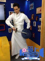 《二十》曝剧照 李俊昊担当主演变身打工小能手 2015-03-04 由金宇彬、姜河那、2PM组合成员李俊昊主演的青春电影《二十》日前曝光多张剧照。